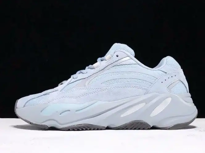 Blue FV8424 Hospital Adidas Yeezy 700 Boost v2 0625